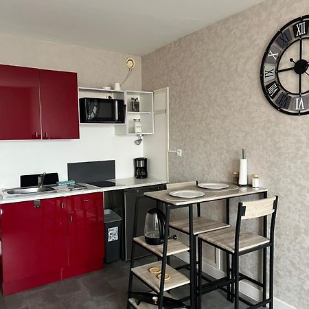 Joli Studio Avec Parking Prive, Bien Situe 穆兰 外观 照片
