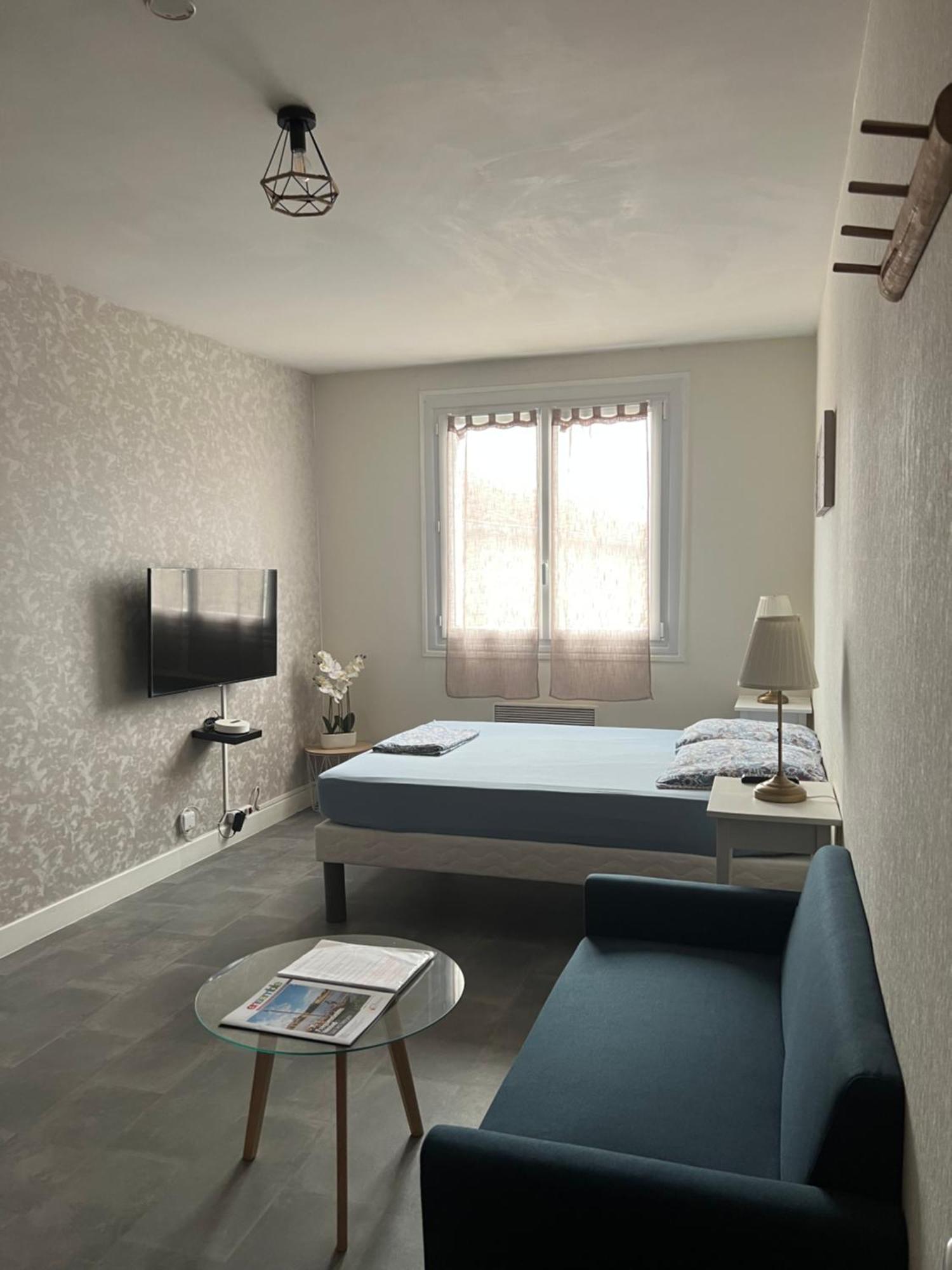 Joli Studio Avec Parking Prive, Bien Situe 穆兰 外观 照片